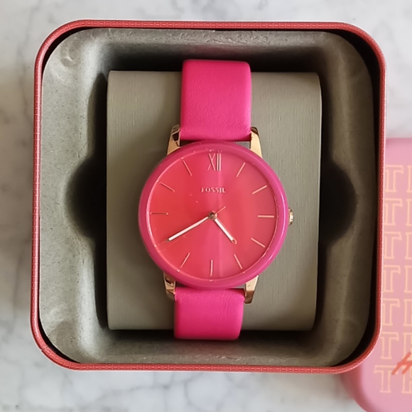 🌼 NWT Fossil hot pink leather watch - Picture 5 of 6